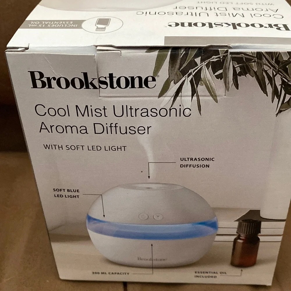 Brookstone Cool Mist Ultrasonic Aroma Diffuser